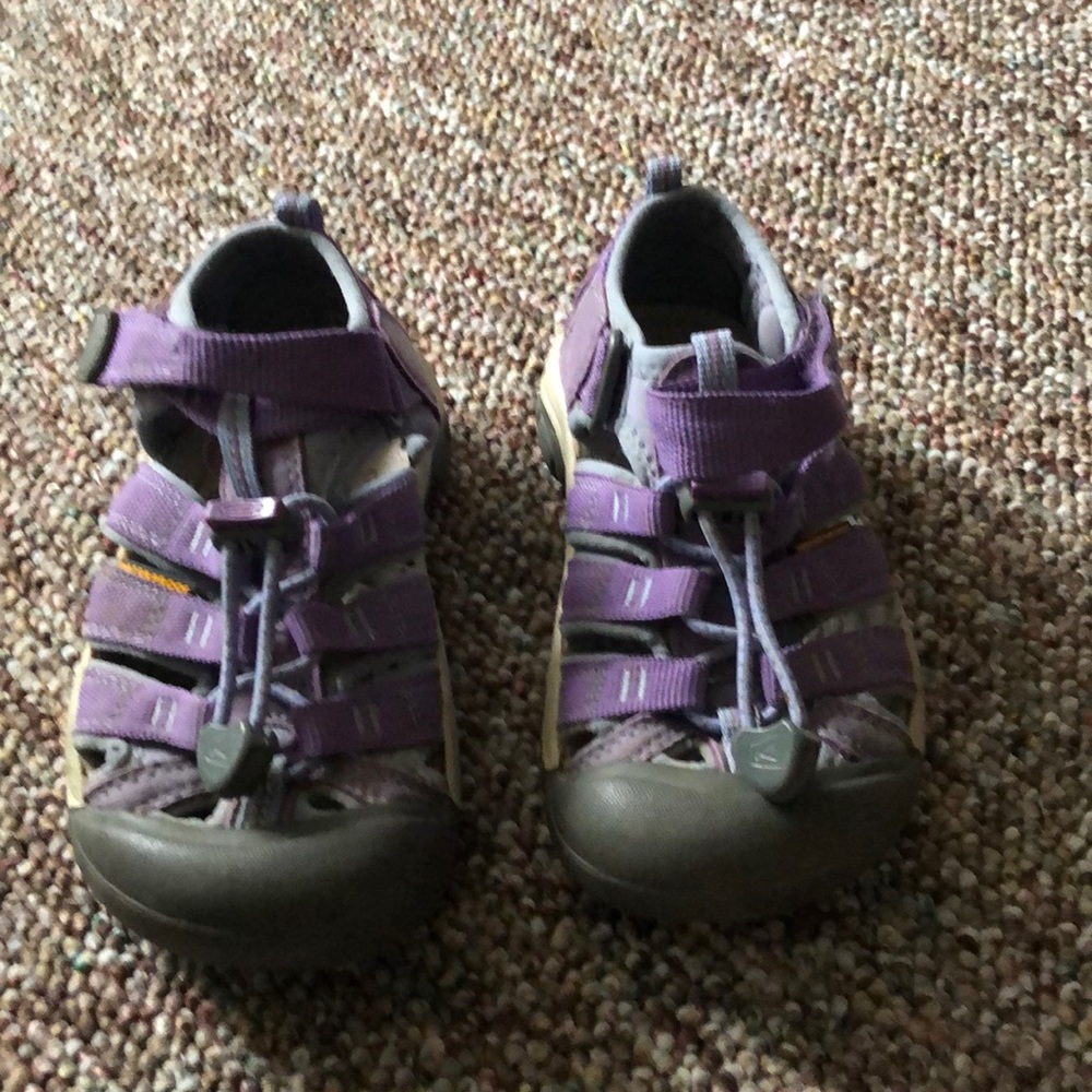 Keen - size 11 - water shoes / sandals